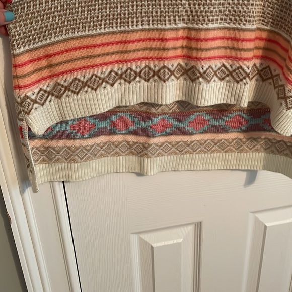 Patterned Sleeveless Top - Multicolor - Picture 4 of 6